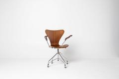 Arne Jacobsen Arne Jacobsen Series 7 Model Desk Chair - 4440465