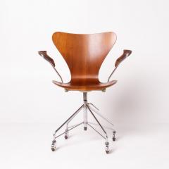 Arne Jacobsen Arne Jacobsen Series 7 Model Desk Chair - 4440468