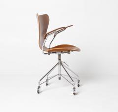 Arne Jacobsen Arne Jacobsen Series 7 Model Desk Chair - 4440485