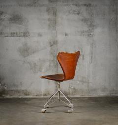 Arne Jacobsen Arne Jacobsen Sevener Swivel Desk Chair - 194106