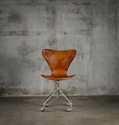 Arne Jacobsen Arne Jacobsen Sevener Swivel Desk Chair - 194109