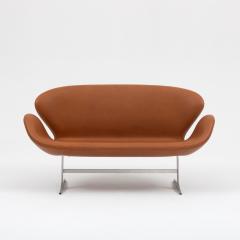 Arne Jacobsen Arne Jacobsen Swan Sofa Pair of Chairs in Cognac Leather Set of 3 - 4533802