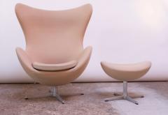 Arne Jacobsen Arne Jacobsen for Fritz Hansen Egg Chair and Ottoman Distributed by Knoll - 1689216