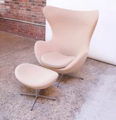 Arne Jacobsen Arne Jacobsen for Fritz Hansen Egg Chair and Ottoman Distributed by Knoll - 1689218