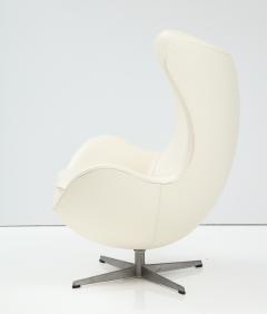 Arne Jacobsen Arne Jacobson Egg Chair in White Leather for Fritz Hansen 1958 - 2586437