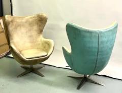 Arne Jacobsen Early Model Pair of Vintage Leather Danish Egg Chair Arne Jacobsen c 1960 - 3478526