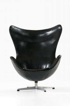 Arne Jacobsen Egg Chair Model 3316 in Original Leather Upholstery by Arne Jacobsen 1960s - 4399699