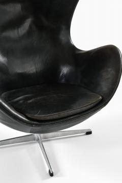 Arne Jacobsen Egg Chair Model 3316 in Original Leather Upholstery by Arne Jacobsen 1960s - 4399702
