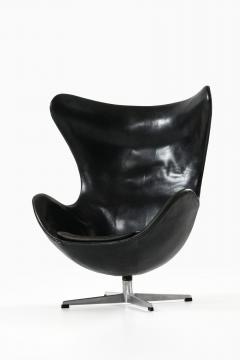 Arne Jacobsen Egg Chair Model 3316 in Original Leather Upholstery by Arne Jacobsen 1960s - 4399731