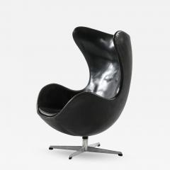Arne Jacobsen Egg Chair Model 3316 in Original Leather Upholstery by Arne Jacobsen 1960s - 4401699