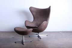 Arne Jacobsen Egg Chair and Ottoman by Arne Jacobsen for Fritz Hansen - 1537245