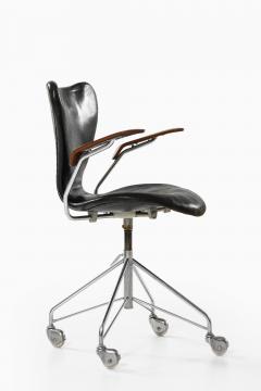 Arne Jacobsen Office Chair in Leather Steel and Rosewood by Arne Jacobsen 1967 - 4523522