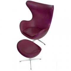 Arne Jacobsen Pair of Original Mulberry Leather Egg Chairs with Ottomans by Arne Jacobsen - 181728