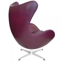 Arne Jacobsen Pair of Original Mulberry Leather Egg Chairs with Ottomans by Arne Jacobsen - 181730