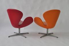 Arne Jacobsen Pair of Swan Chairs by Arne Jacobsen for Fritz Hansen - 364963