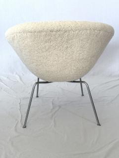 Arne Jacobsen Pot Chair Upholstered in Sheepskin Shearling - 3915573