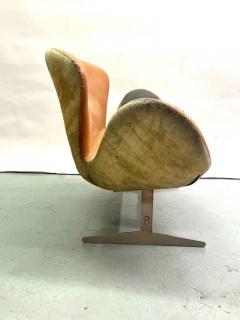 Arne Jacobsen Scandinavian Mid Century Organic Modern Leather Swan Sofa Attr to Arne Jacobsen - 3704684