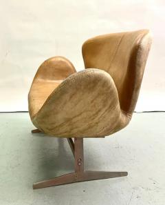 Arne Jacobsen Scandinavian Mid Century Organic Modern Leather Swan Sofa Attr to Arne Jacobsen - 3704691