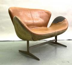 Arne Jacobsen Scandinavian Mid Century Organic Modern Leather Swan Sofa Attr to Arne Jacobsen - 3704699