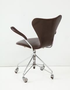 Arne Jacobsen Set of Arne Jacobsen Series 7 Chairs - 840890