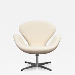 Arne Jacobsen Swan Chair in Knoll Pearl Boucle - 2896238