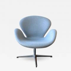 Arne Jacobsen Swan chair by Arne Jacobsen - 3864487