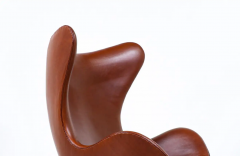 Arne Jacobsen Vintage Arne Jacobsen Cognac Leather Egg Chair for Fritz Hansen - 2439383