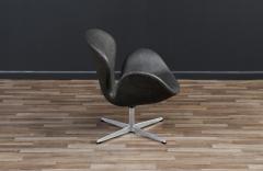 Arne Jacobsen Vintage Arne Jacobsen Grey Leather Swan Chair for Fritz Hansen - 3607688