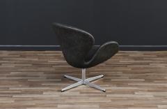 Arne Jacobsen Vintage Arne Jacobsen Grey Leather Swan Chair for Fritz Hansen - 3607690