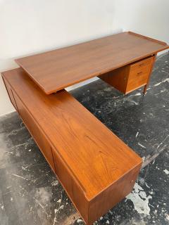 Arne Vodder Arne Vodder Executive Desk for Sibast Furniture in Teak Denmark 1960s - 3798444