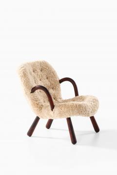Arnold Madsen Pair of Clam Easy Chairs in Sheepskin Wood by Arnold Madsen 1944 - 4699276