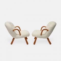 Arnold Madsen Rare Pair of Clam Chairs in Ivory Sheepskin by Arnold Madsen - 4184330