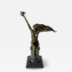 Art Deco Bronze Sculpture Woman with dove by A Gennarelli Paris circa 1925 - 4164589