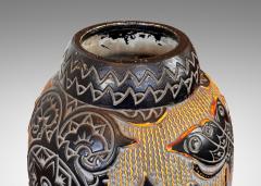 Art Deco Vase - 4598962