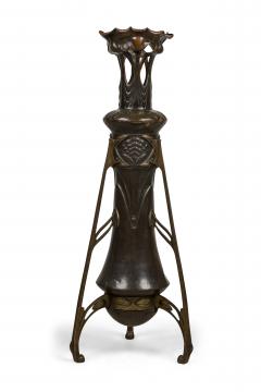 Art Nouveau bronze floor vase supported by 3 open design legs - 4650067