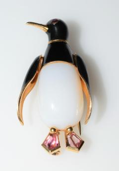 Articulated Penguin Brooch 18K Enamel and Agate - 1151827