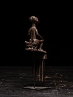 Ashanti Comb representing Female sitting Figure Ghana - 4267603
