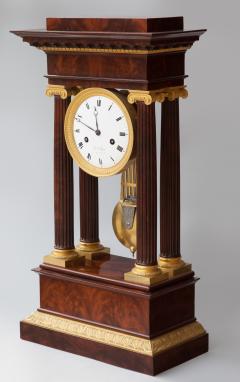 B L Petit Rue St Honor LARGE FRENCH EMPIRE FLAME MAHOGANY EIGHT DAY PORTICO CLOCK Circa 1810 - 697380