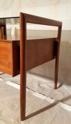 Barney Flagg Pair of Walnut End Tables Parallel Line for Drexel 1960s - 2112064