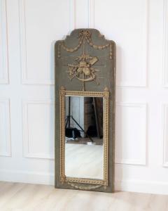 Beautiful Louis XVI period trumeau in grey green painted wood - 4699071