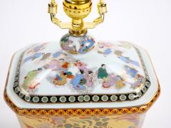 Beautiful Satsuma Style Decorations Elegant Gilt Gold Detailing Porcelain Lamp - 4085917