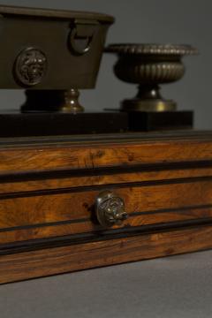 Benjamin Lewis Vulliamy A Regency inkstand in the form of an ancient Roman labrum flanked by urns - 4756487