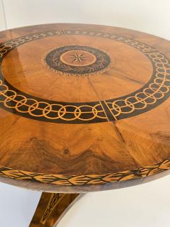 Biedermeier Center Table Walnut Veneer Maple Inlays Germany circa 1830 - 3761601