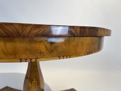 Biedermeier Center Table Walnut Veneer Maple Inlays Germany circa 1830 - 3761602