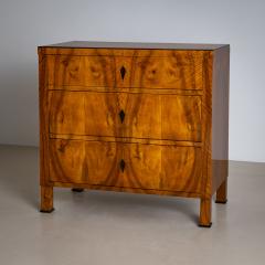 Biedermeier Chest of Drawers in Walnut circa 1820 - 4432121