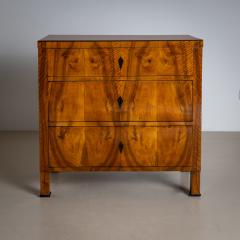 Biedermeier Chest of Drawers in Walnut circa 1820 - 4432124