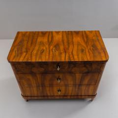Biedermeier Chest of Drawers in Walnut circa 1830 - 4410741