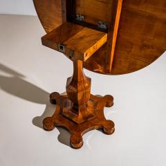 Biedermeier Walnut Tilt Top Center Table circa 1830 40 - 4702300