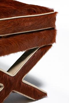 Billy Baldwin Pair of Billy Baldwin Style X Stools in Cinnamon Cowhides Ivory Leather c 1970 - 4557585
