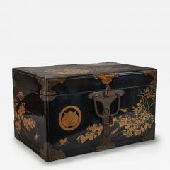 Black Lacquer Trunk - 3717264